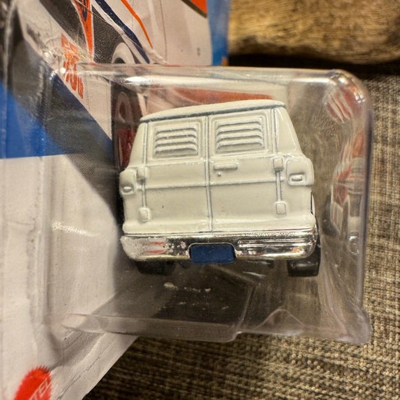 1038-MOC Two Mattel Hot Wheels 2023 Dodge Van & 2023 HW Metro New Unopened - Picture 5 of 12